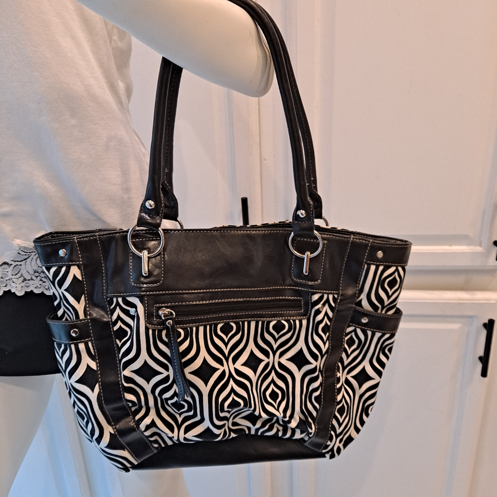 Chic Emilie M Black and White Patterned Tote